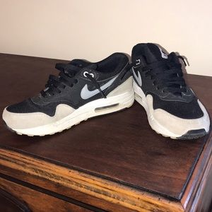 Nike Air max lightly worn